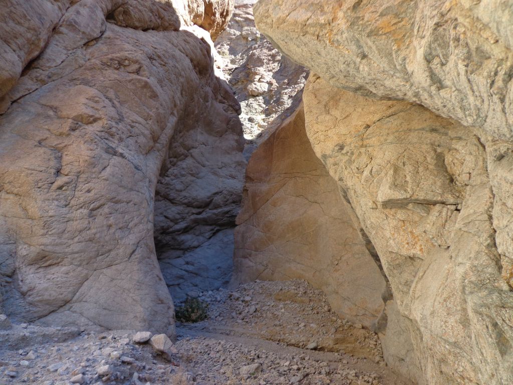 A closer look at the sculpted rock making up the entrance: