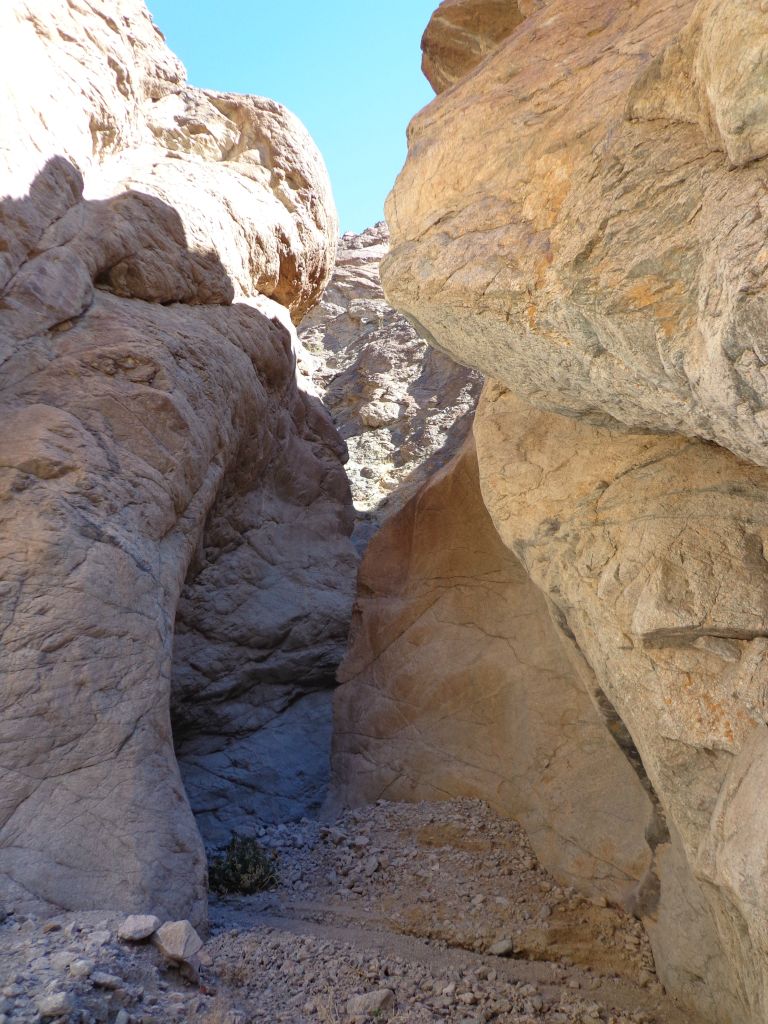 This alternate angle reveals the height of the walls at the narrows entrance: