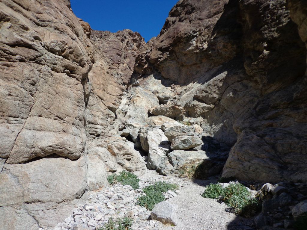 The next obstacle was this rockfall area of fallen boulders: