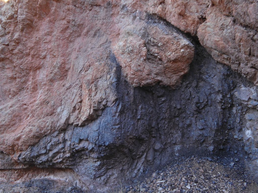 Notice in the next two pictures how the colors change dramatically even within a single section of canyon wall: