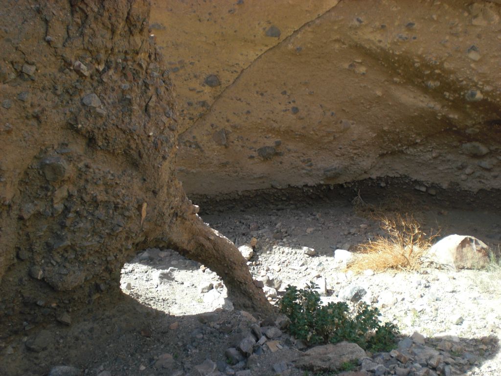 From the ridge, we headed down a side canyon to see where it went.  It looked like there was something interesting to see up ahead: