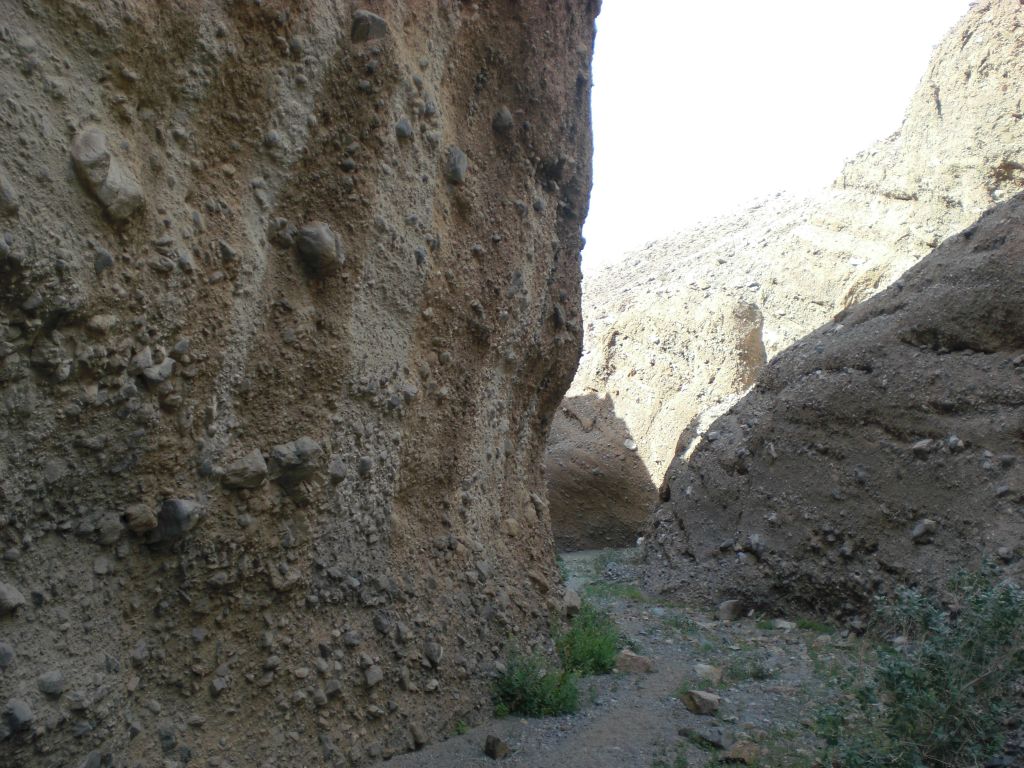 Looking back from even farther up the canyon: