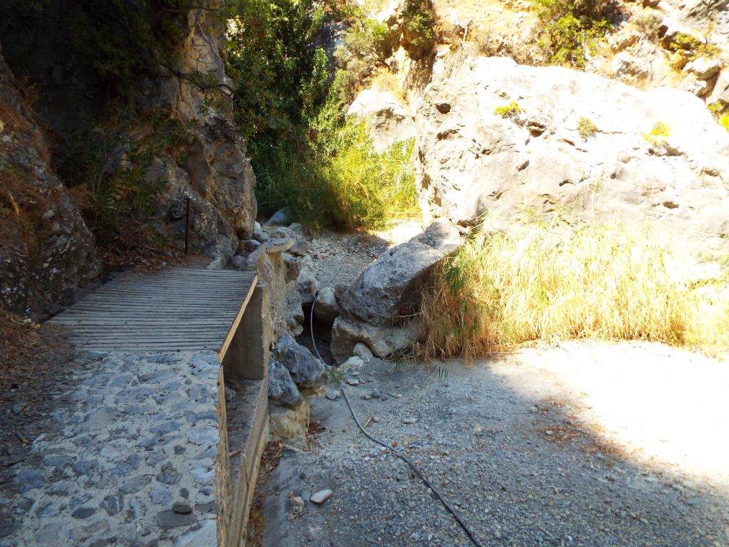 The pathway eventually ends and deposits hikers in the canyon wash: