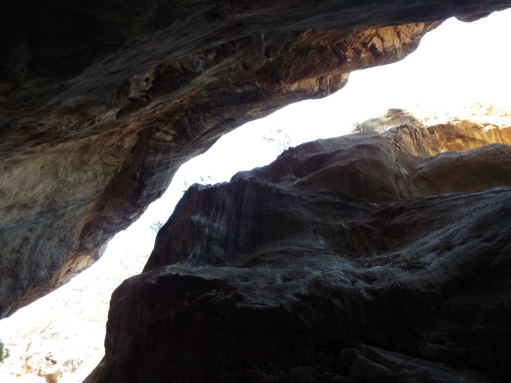 Looking straight up out of the 1st Narrows.  Sarakina Gorge makes hikers feel really small: