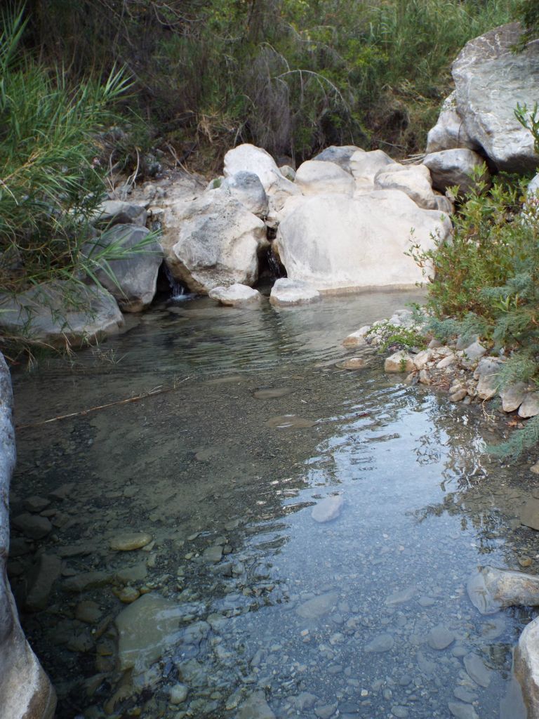 Around right here, I gave up on keeping my feet dry and began hiking directly through the stream: