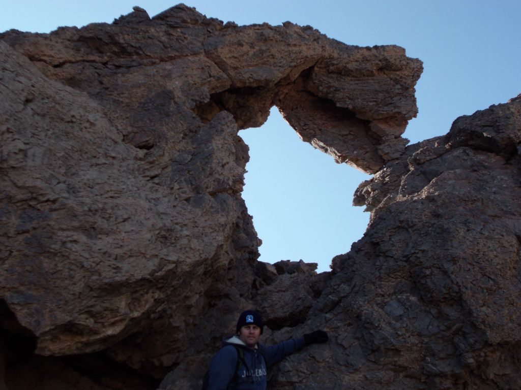 The next four pictures show Keyhole Rock, which is located a mere 10 minutes below the summit: