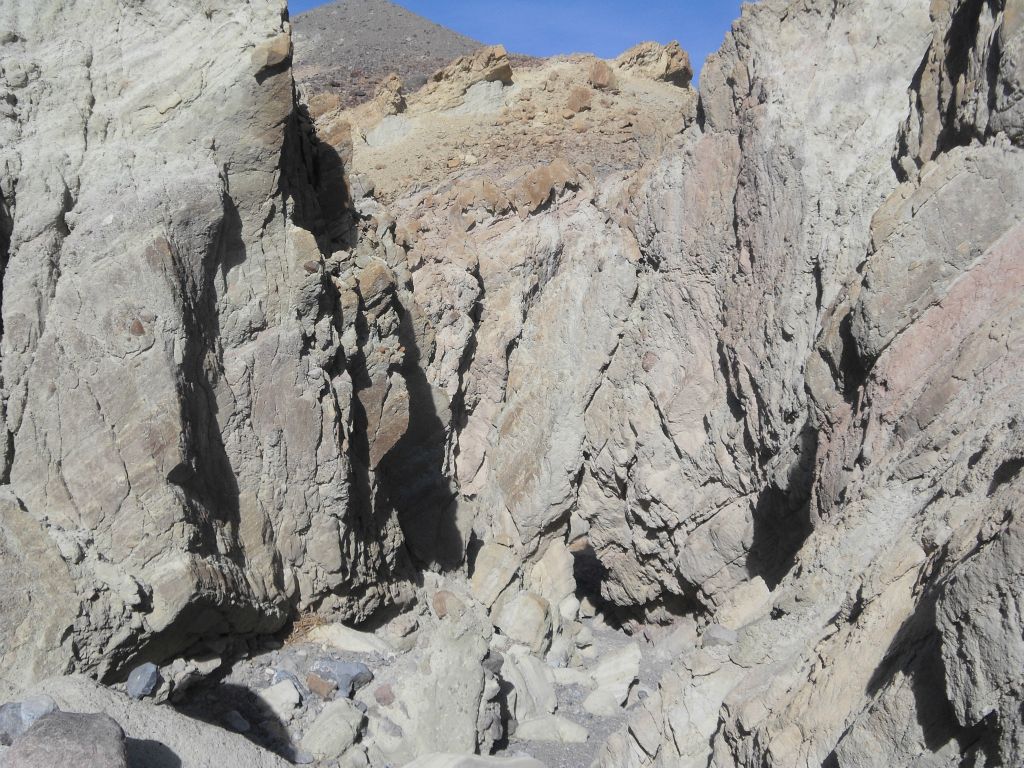 The wash eventually came to a junction with some eroded and colorful formations in a small canyon: