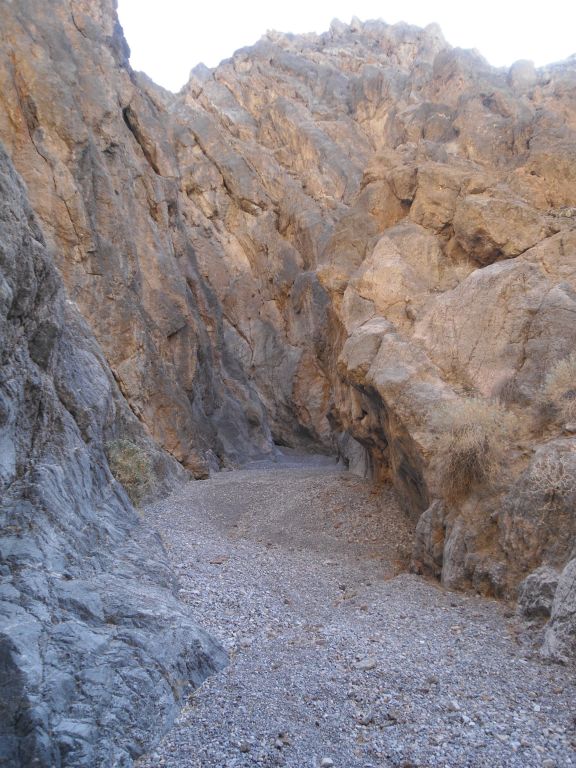 Notice how the walls on both sides of the canyon would vary in height quite regularly: