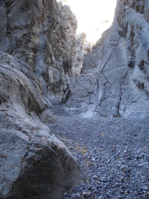 The passage continues through the shade, which made for nice pictures: