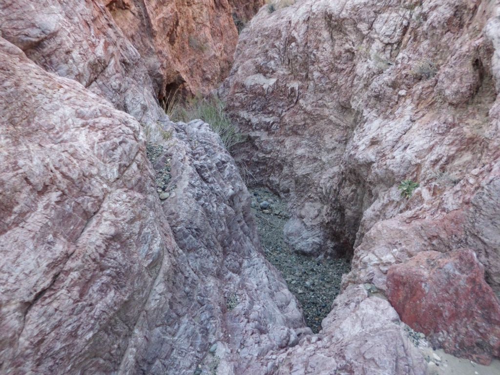 On the way back up the side canyon, I snapped this picture of the colorful narrows.  I couldn't take this picture earlier because the sun had been shining in here: