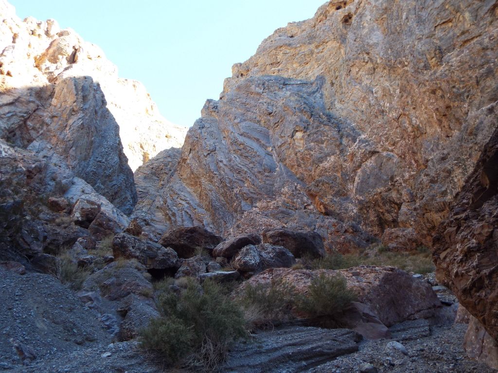 A very brief open area in the midst of the narrows: