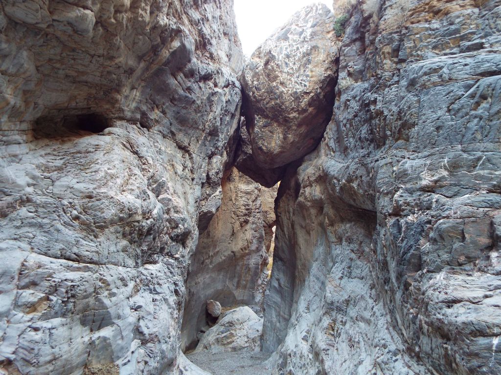 Around the next bend, we found this giant boulder which had fallen into the narrows and gotten stuck: