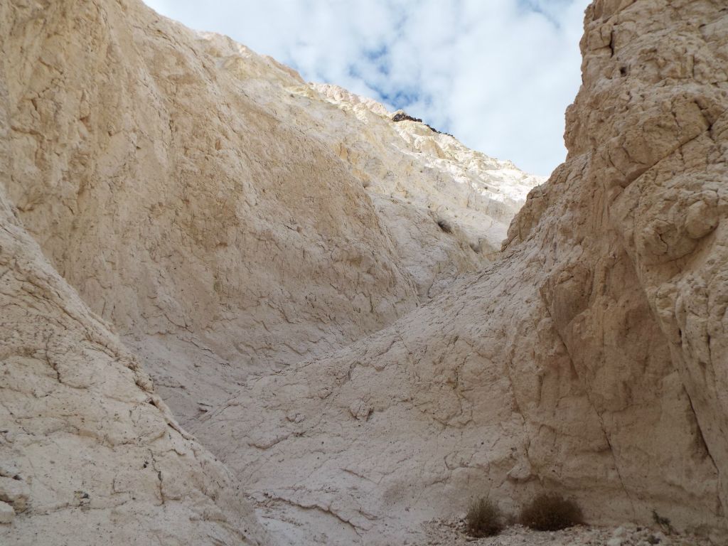 These high narrows in the upper canyon are the true highlight of Chalk Canyon: