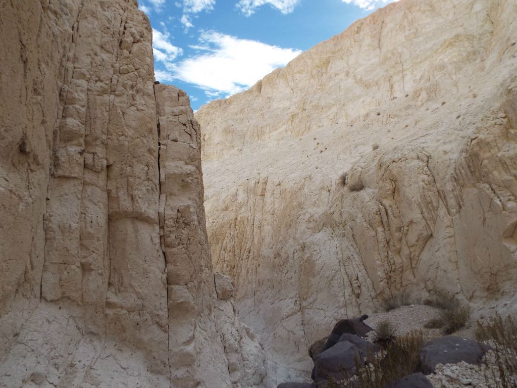 A good view showing how the canyon walls transition to huge cliffs high above: