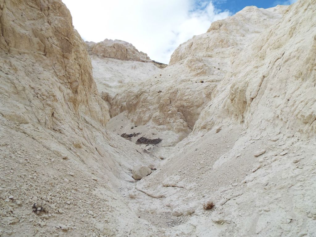 This view shows the second major junction in Chalk Canyon up ahead: