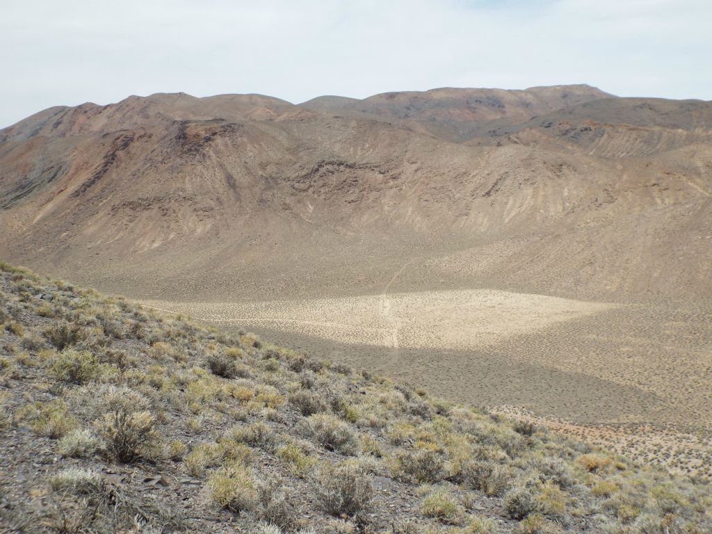 Just past the sign, there is a good view into the 1st valley between the first two ridges: