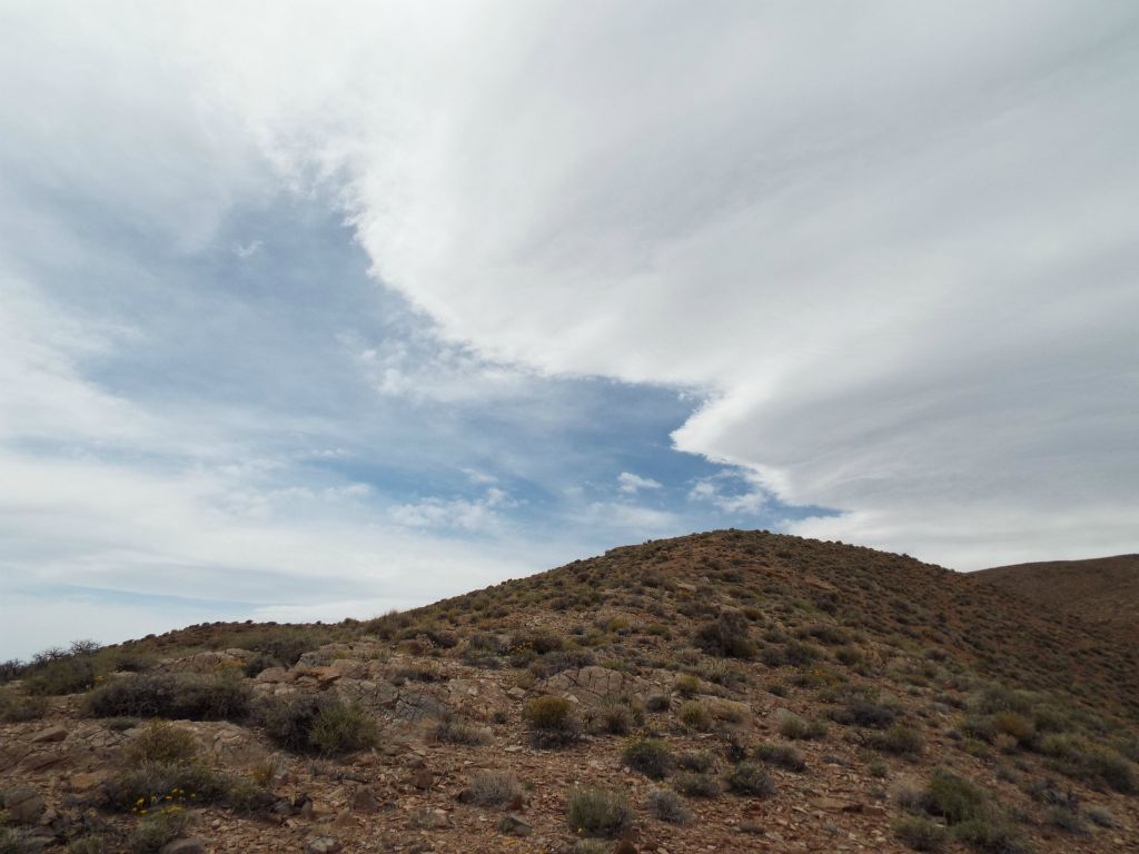 The clouds high above did a nice job of keeping the weather cool enough for hiking: