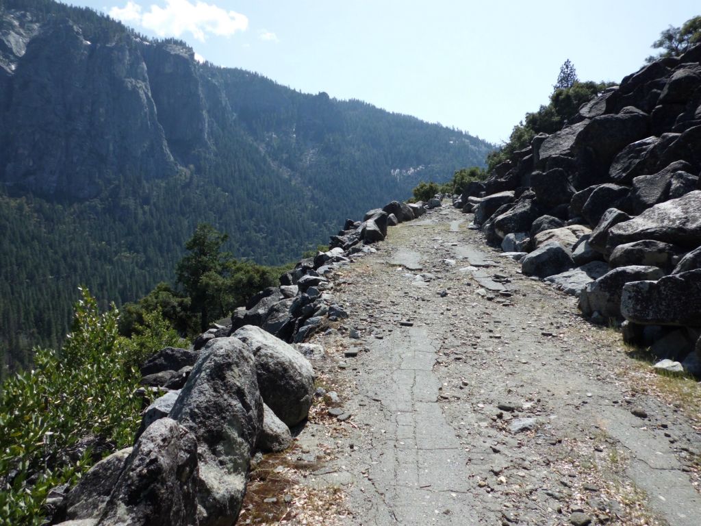 The trail began turning slowly to the right along with the shape of the valley below: