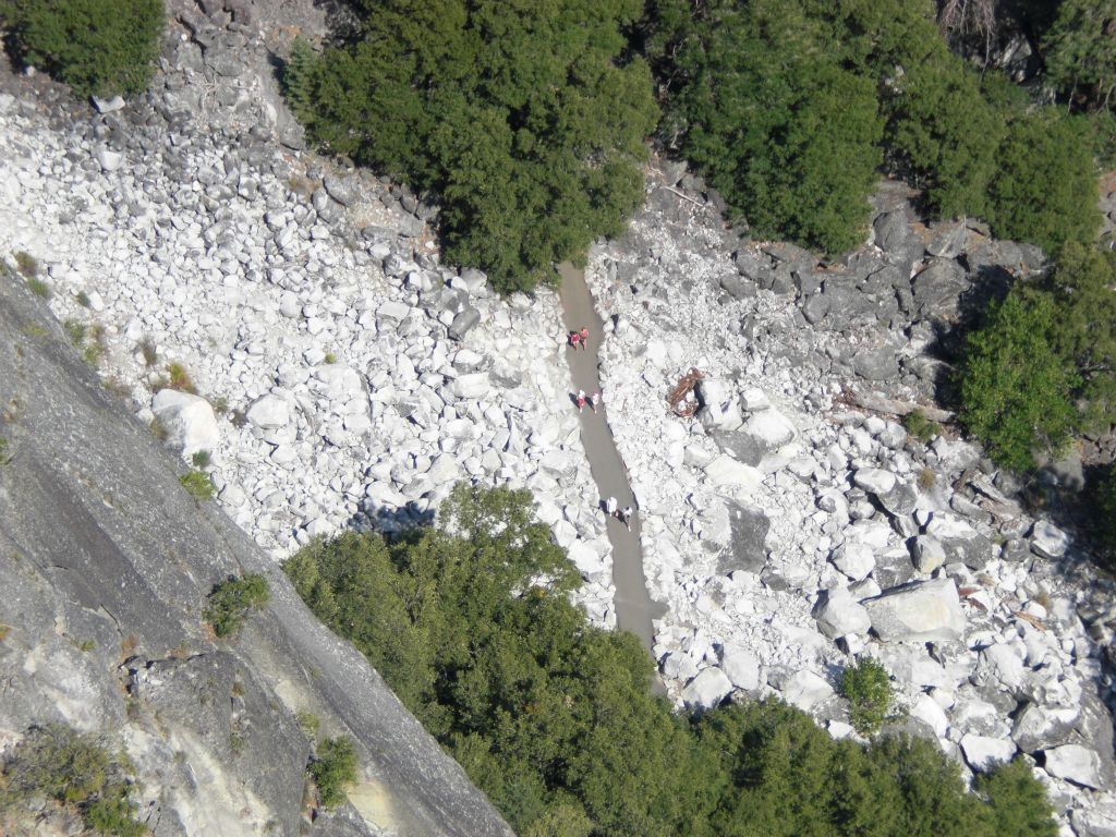 Looking down on hikers below Sierra Point who appeared to be heading back from Vernal Fall to Happy Isles: